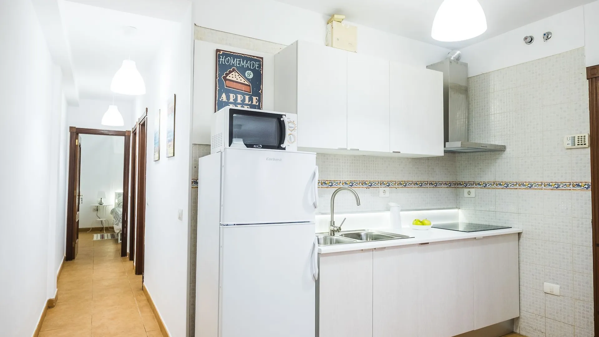 Trendy And Glamour 2 Bedrooms Apartment Arona
